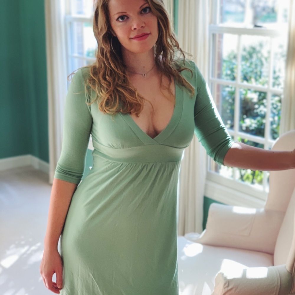 Green stretchy V neck dress with 3/4 sleeves